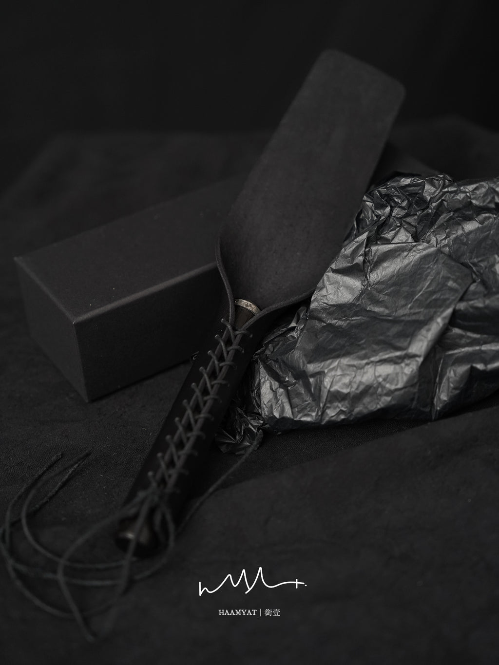 HAAMYAT Handcrafted Black Vegetable-Tanned Leather Paddle