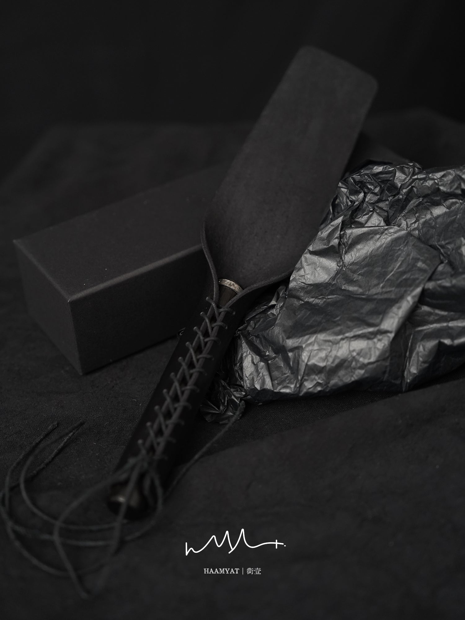 HAAMYAT Handcrafted Black Vegetable-Tanned Leather Paddle