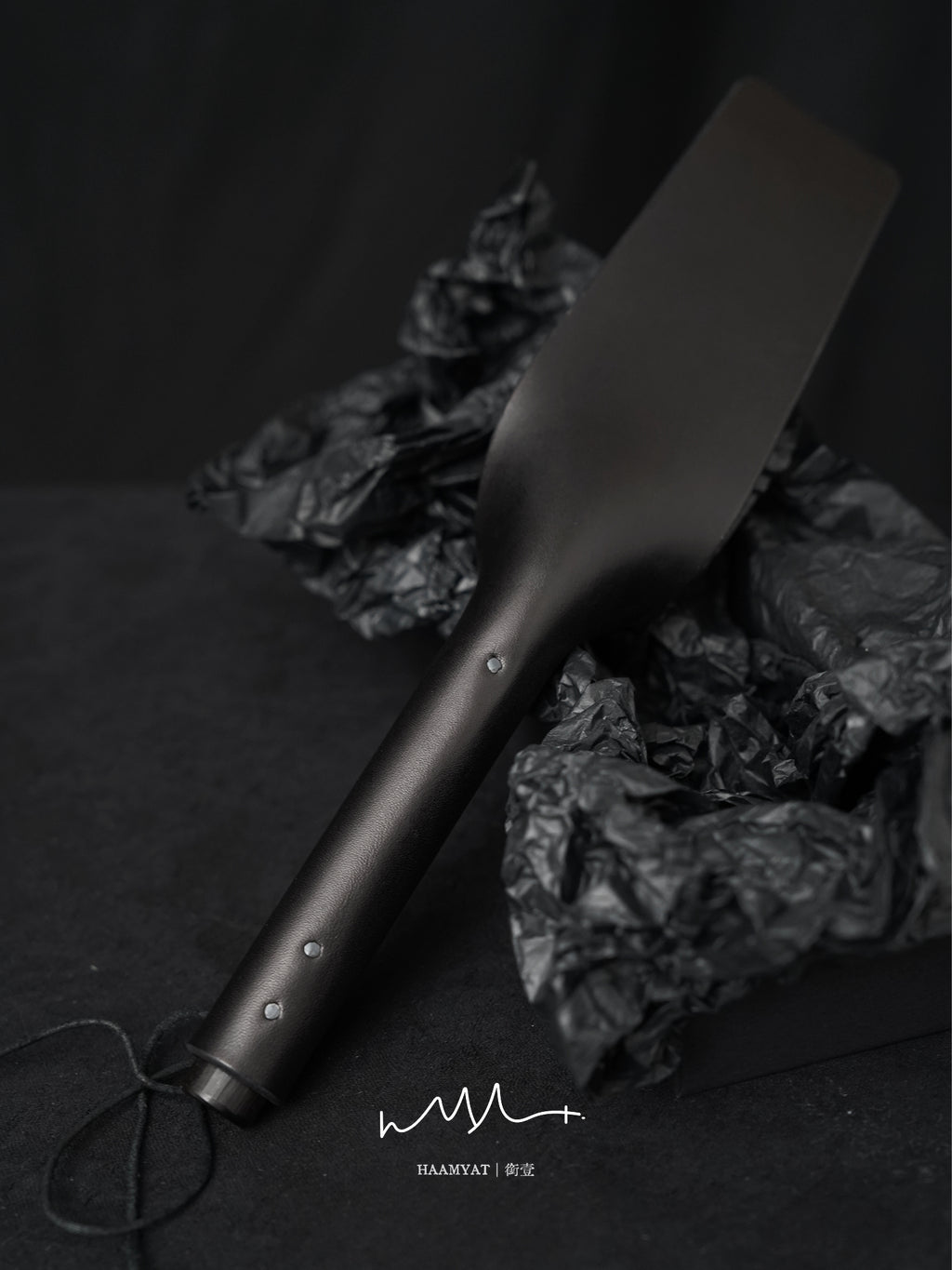 HAAMYAT Handcrafted Black Vegetable-Tanned Leather Paddle
