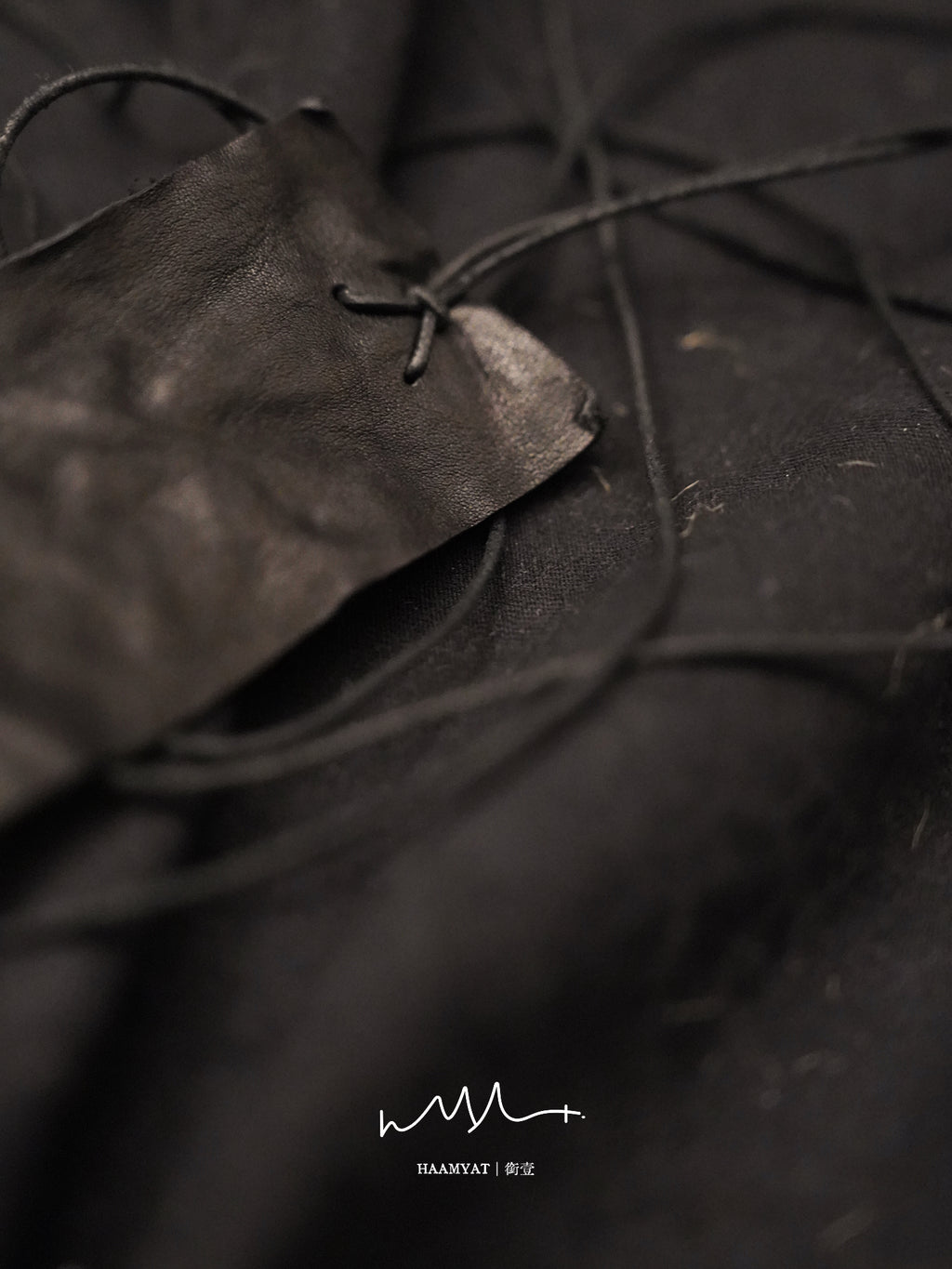 HAAMYAT Handcrafted Black Vegetable-Tanned Horse Leather Blindfold
